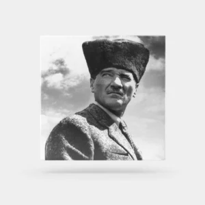 Atatürk Tablosu; Kalpaklı 2. Siyah - Beyaz, Kare